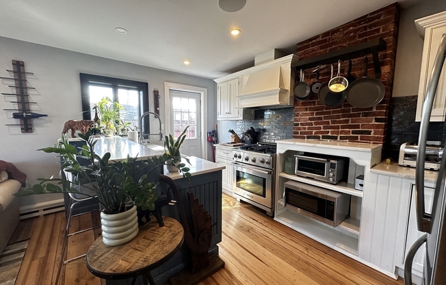 10 POMPEII ST