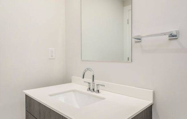2 beds, 2 baths, 927 sqft, $1,935, Unit B220