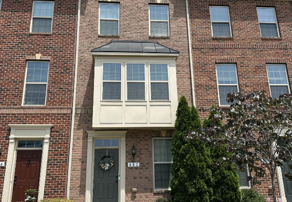 882 S MACON ST