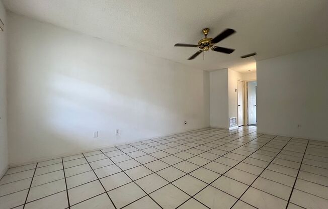 55+ community 1 BED 1.5 BATH in Vista St. Lucie
