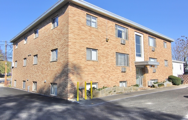 220 SCHOOL ST