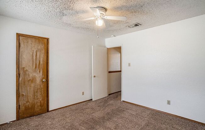 2 beds, 1.5 baths, $1,425, Unit Unit C