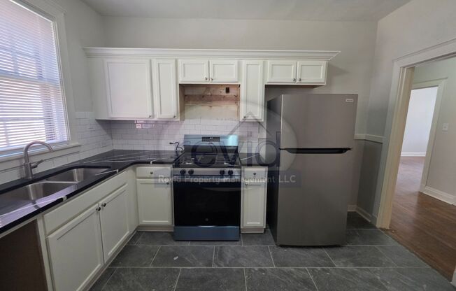 2 beds, 1 bath, 950 sqft, $995, Unit 306-3