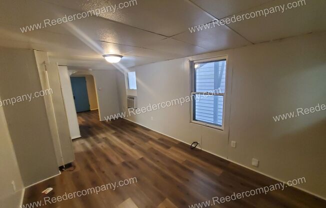 Private 1 bedroom house with Office space!!