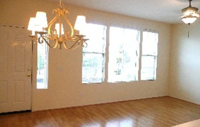Charming 3BR Townhome in Aviara!