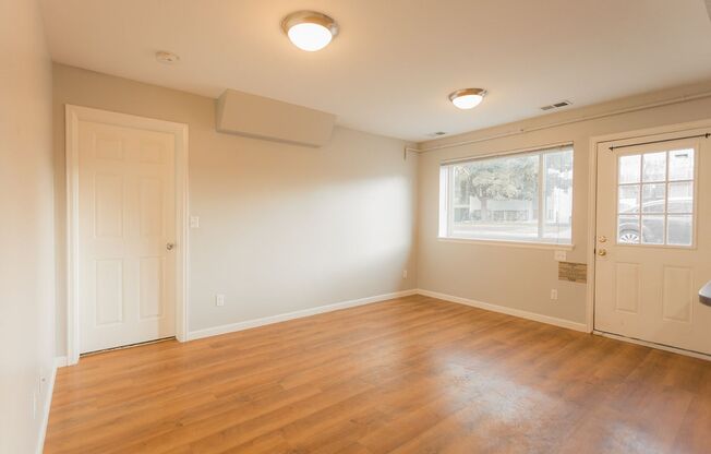 3 beds, 2 baths, 1,028 sqft, $4,185, Unit 109