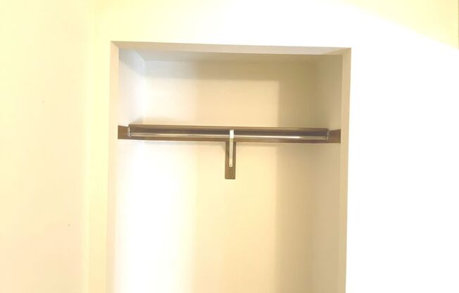 Studio, 1 bath, $865, Unit 389