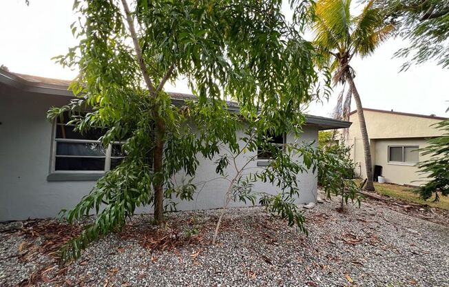 Unit F @ 15 SE 24th Ave