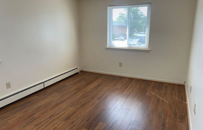 1 bed, 1 bath, 733 sqft, $1,050, Unit 640-7