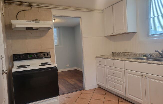 2 beds, 1 bath, $1,600, Unit # 2