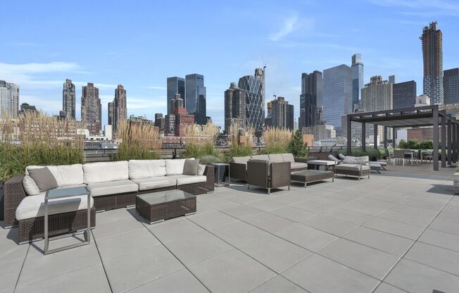 432 W 52 ST