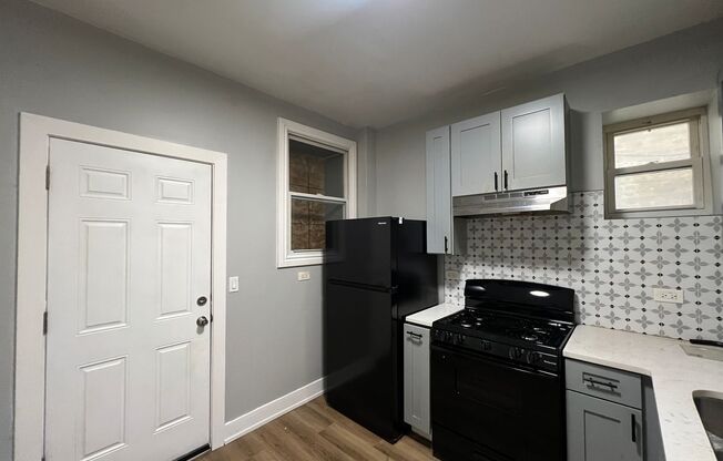 6804 S Champlain Ave, Chicago, IL 60637