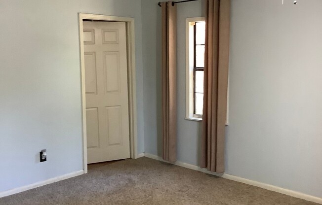 3 beds, 2 baths, $1,225