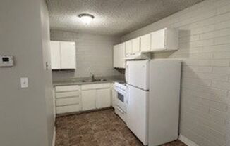 2 beds, 1 bath, 900 sqft, $1,195, Unit Unit 09