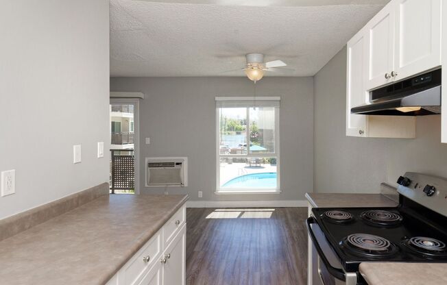 2 beds, 1 bath, 925 sqft, $2,450, Unit 219