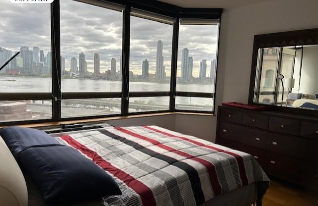 2 beds, 2 baths, 951 sqft, $5,800, Unit 8N