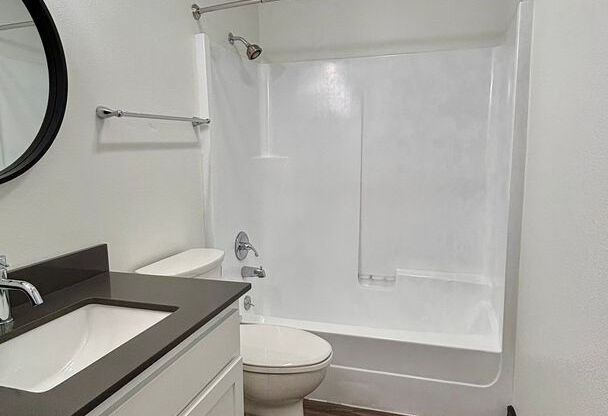 1 bed, 1 bath, $2,195, Unit 101