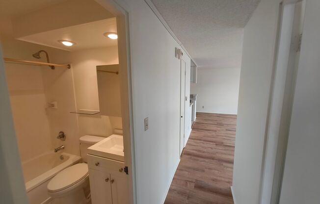Newly renovated 2 bedroom 2 bathroom corner unit in McCully-Mo'ili'ili – Available Now!