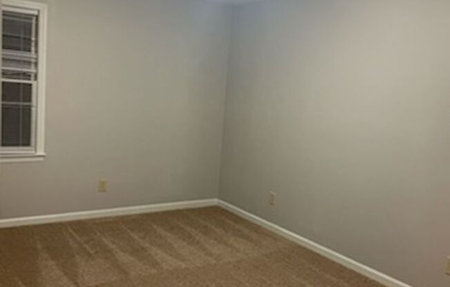 Charming 2br 1.5 near Downtown Cary! Available Now!