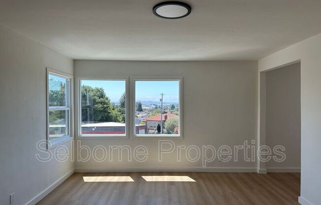 369 COLUSA AVE