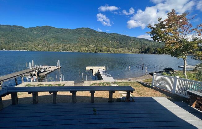 Fully Furnished Short Term Rental Right on Lake Samish!