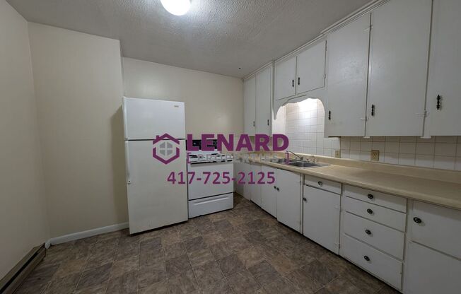 1 bed, 1 bath, 533 sqft, $625, Unit 714 S Pike Ave #1