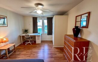 Charming 2-Bedroom, 1-Bathroom Apartment in Downtown Bremerton
