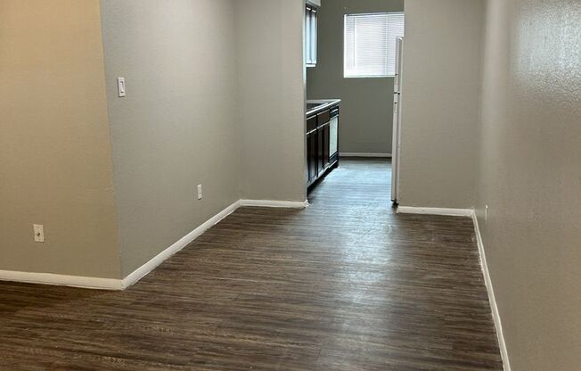 2 beds, 1 bath, 812 sqft, $1,025, Unit #118