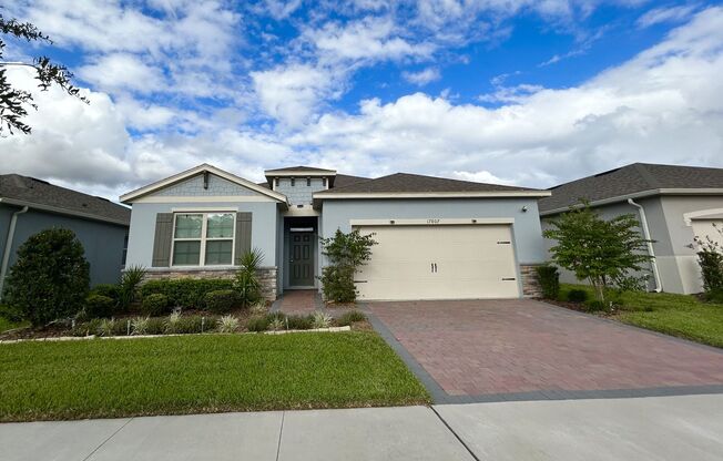 Lovely 4/2 Modern Home with a Fenced Backyard and a Beautiful View in Palms at Serenoa - Clermont!