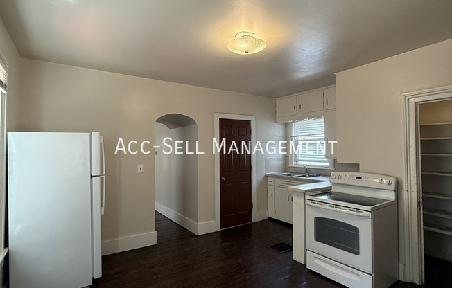 901 ZEELAND NE