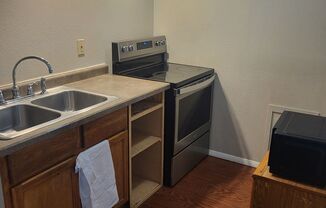 1 bed, 1 bath, 500 sqft, $800, Unit 33