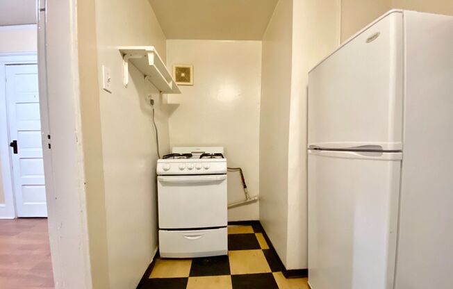 1 bed, 1 bath, 575 sqft, $1,395, Unit B1