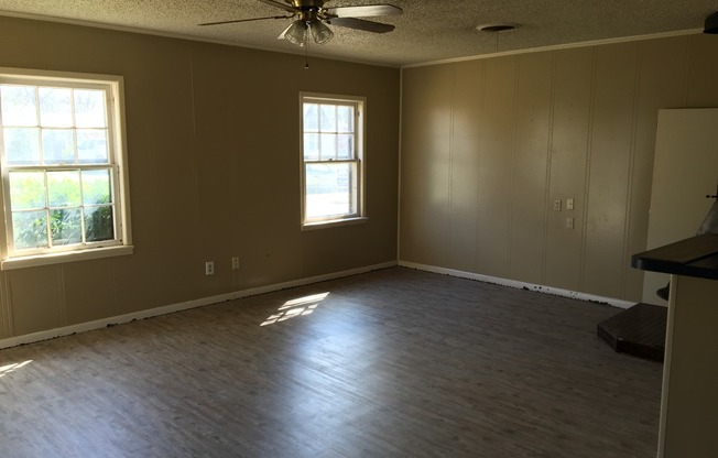 Open concept 2/1 close to TTU!