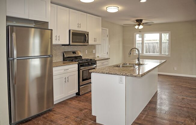 $3,880 / Gorgeous Remolded 3BR/2BA Home in Newark City
