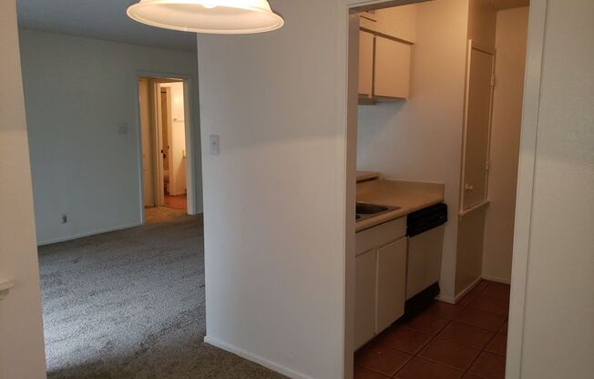 1 bed, 1 bath, 630 sqft, $790, Unit *123