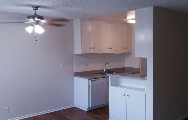 1 bed, 1 bath, $1,795, Unit 35