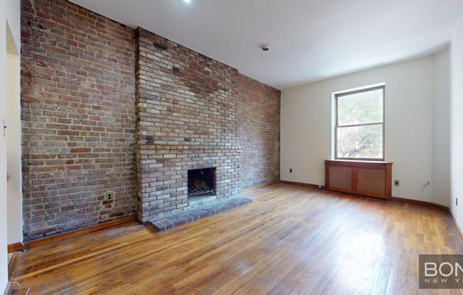 158 W 75 ST