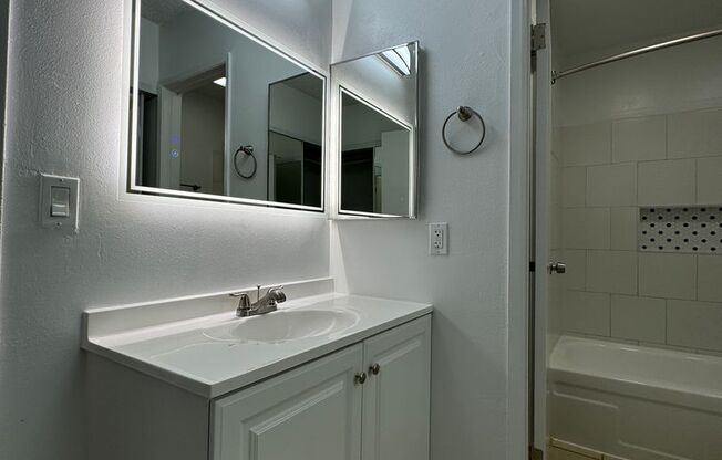 1 bed, 1 bath, $1,745, Unit 045#02