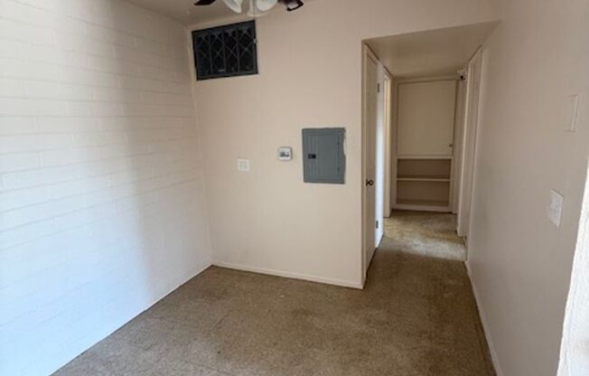 2 beds, 1 bath, 871 sqft, $1,175, Unit C18