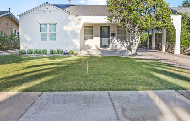 Charming Historic 3-Bed / 2-Bath Home Near Downtown Mesa