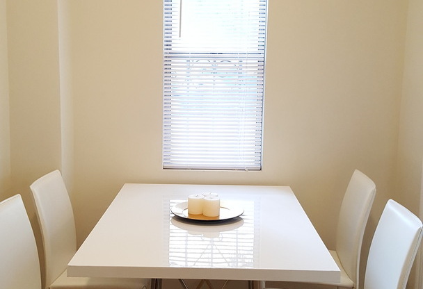 Studio, 1 bath, 450 sqft, $2,200, Unit 102