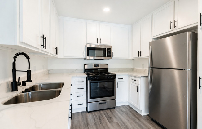 2 beds, 2.5 baths, 1,395 sqft, $3,098, Unit 318