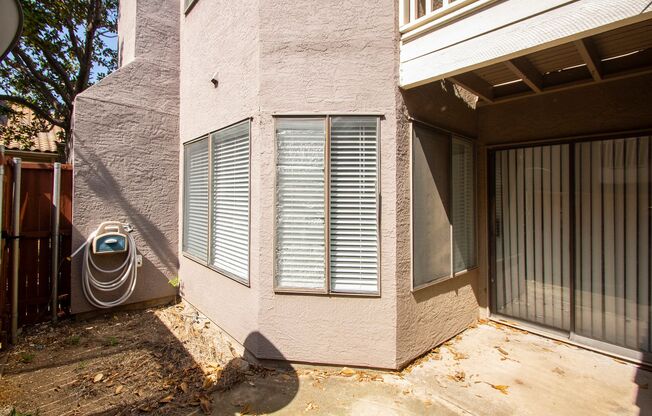 Fantastic Location 2 Bedroom 2 bath Condo