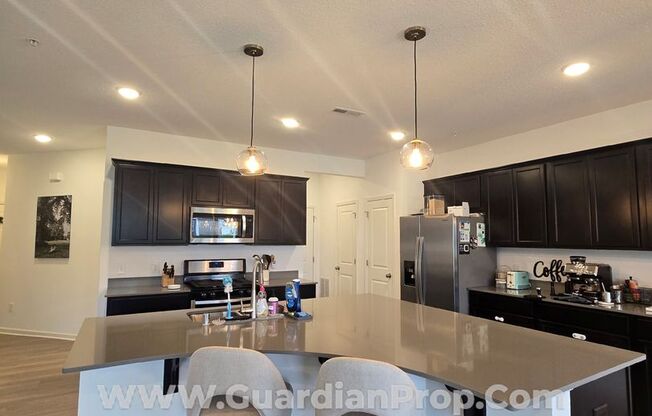 Available Now! Lake Elmo Townhouse, Newer build, 2 Car Garage, lots of storage