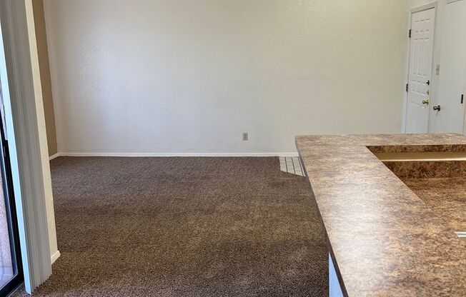 2 beds, 1 bath, 861 sqft, $970, Unit 20