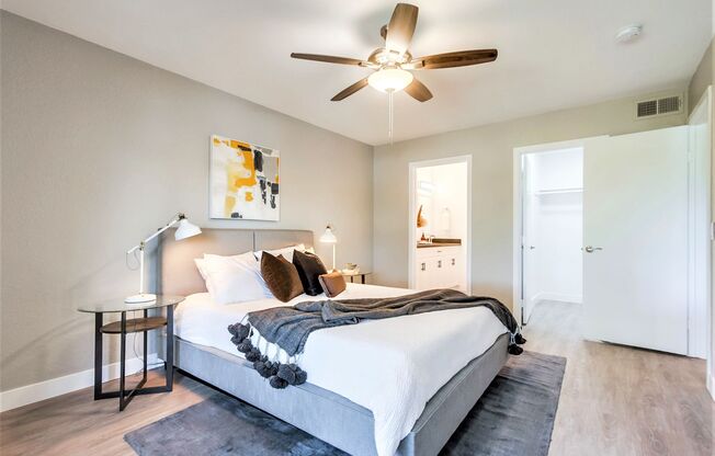 3 beds, 2.5 baths, 1,222 sqft, $3,295, Unit 34