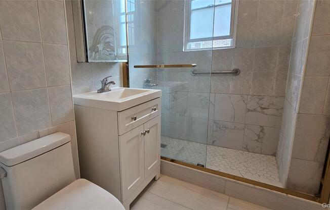 3 beds, 1 bath, 2,988 sqft, $4,300, Unit 2