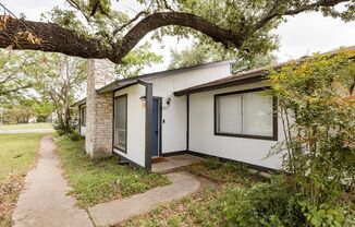 Single-story home with 3 bedrooms and 2 bathrooms for rent in neighborhood of Anderson Mill, Northwest of Austin