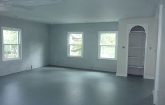 Studio, 1 bath, 600 sqft, $1,249, Unit 524 S 4th St.-Apt C