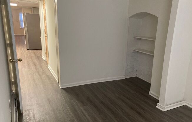 1 bed, 1 bath, 700 sqft, $1,199, Unit 40-B